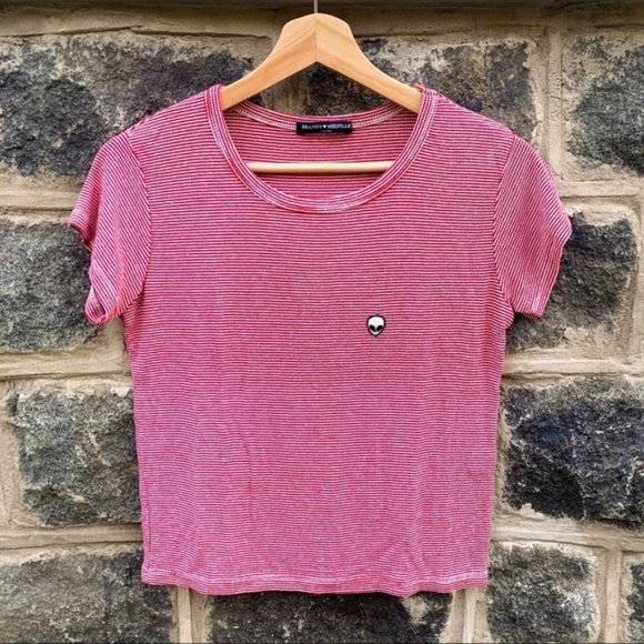 Brandy Melville Tops - Brandy Melville Alien Logo Shirt w/ Scrunchie